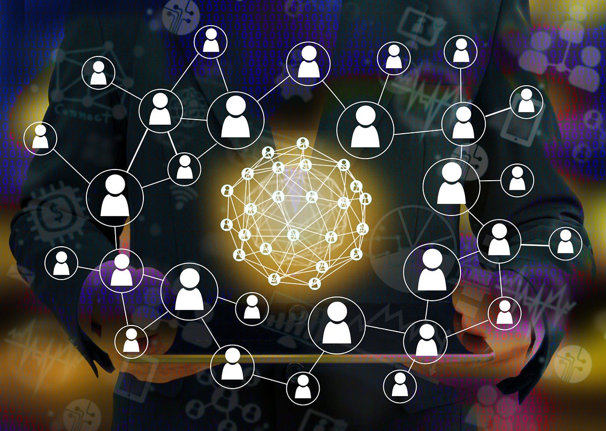 Diagram showing traditional centralized hosting vs. decentralized crypto hosting network